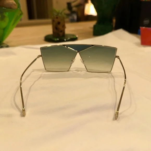 Loewe Geometric Sunglasses in Gold and Green - Picture 5 of 11
